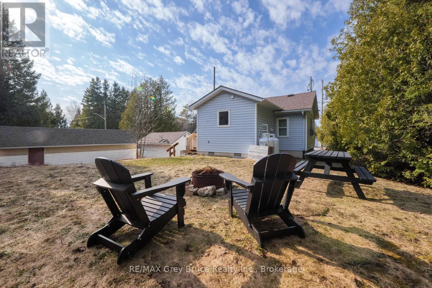 861 PIKE BAY ROAD