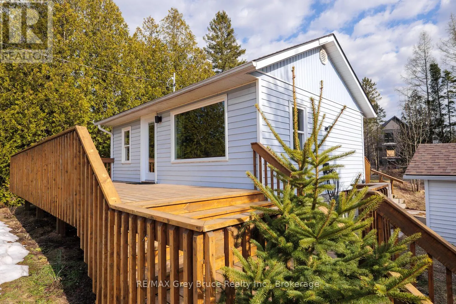 861 PIKE BAY ROAD