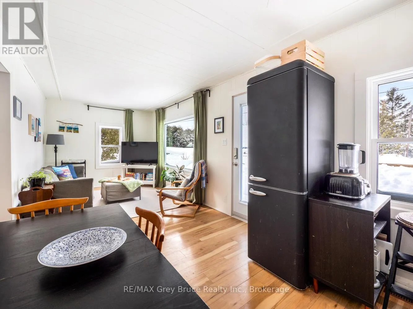 861 PIKE BAY ROAD