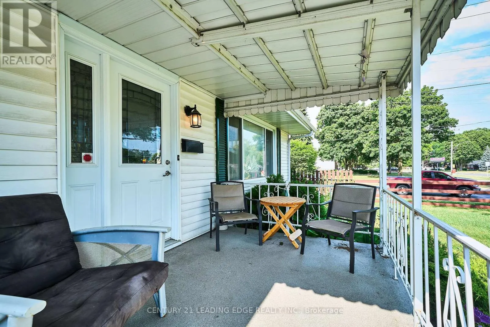 472 VICTORIA AVENUE