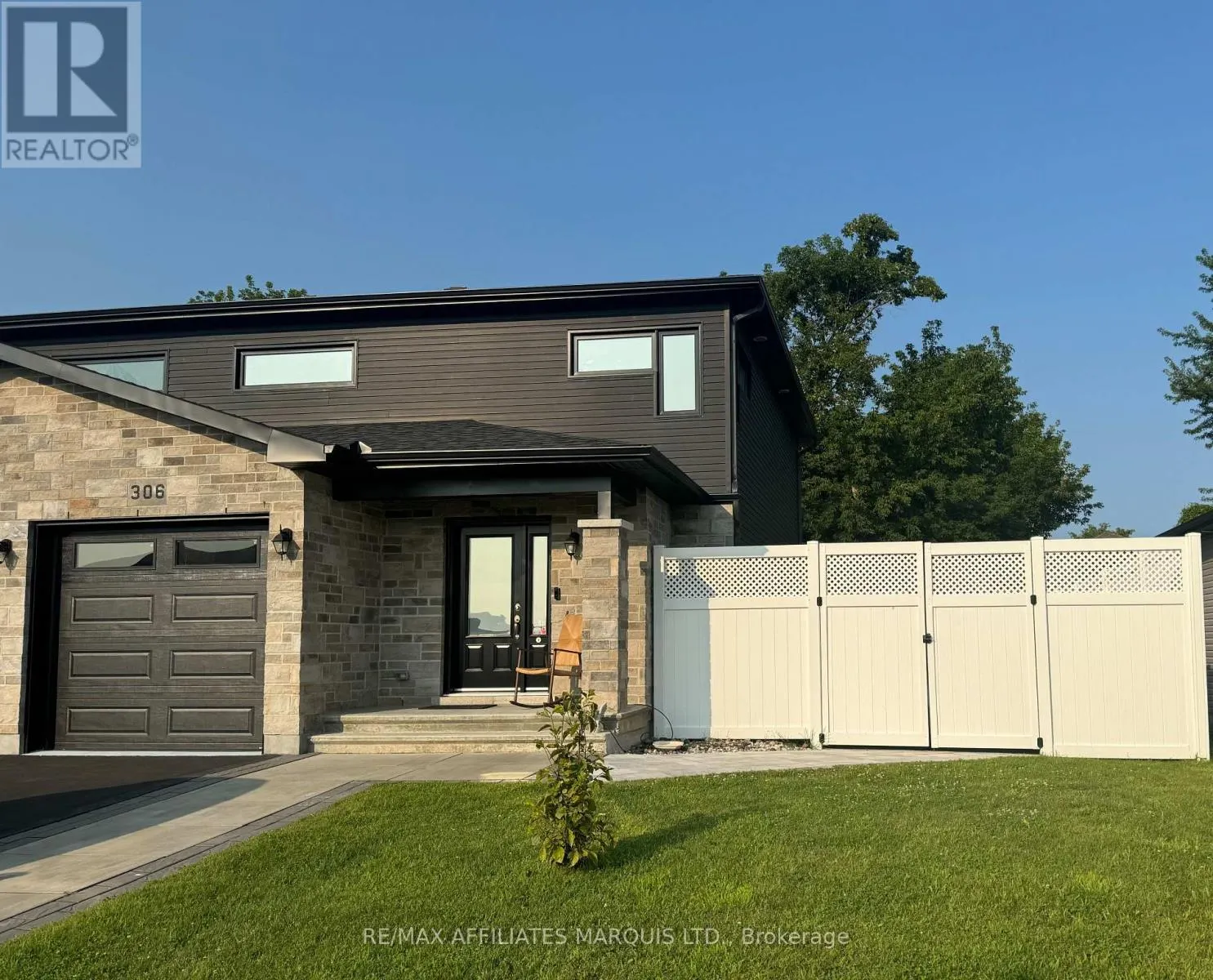 306 BELFORT CRESCENT