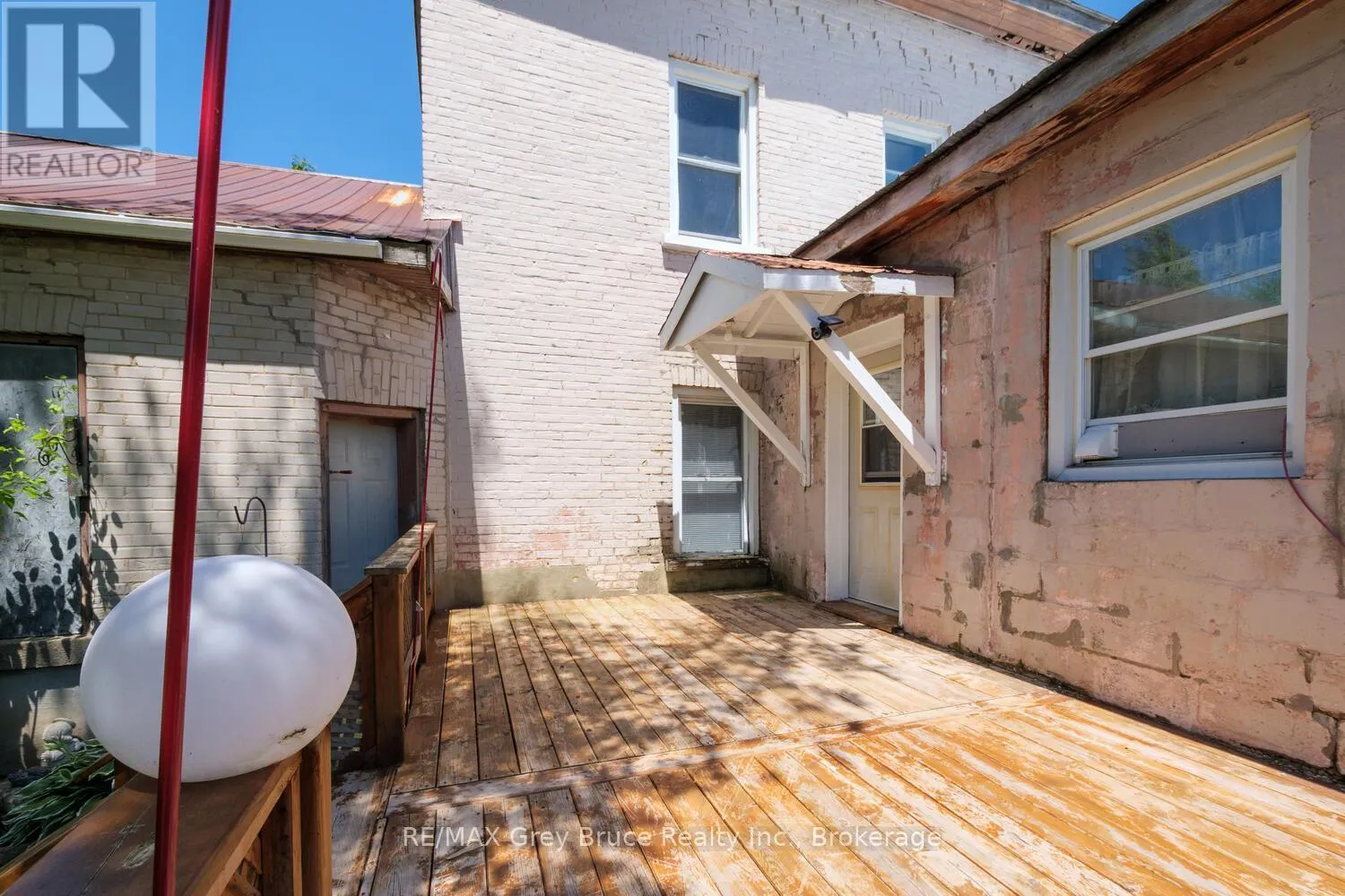 502 BRUCE STREET