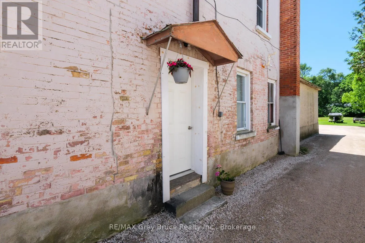 502 BRUCE STREET
