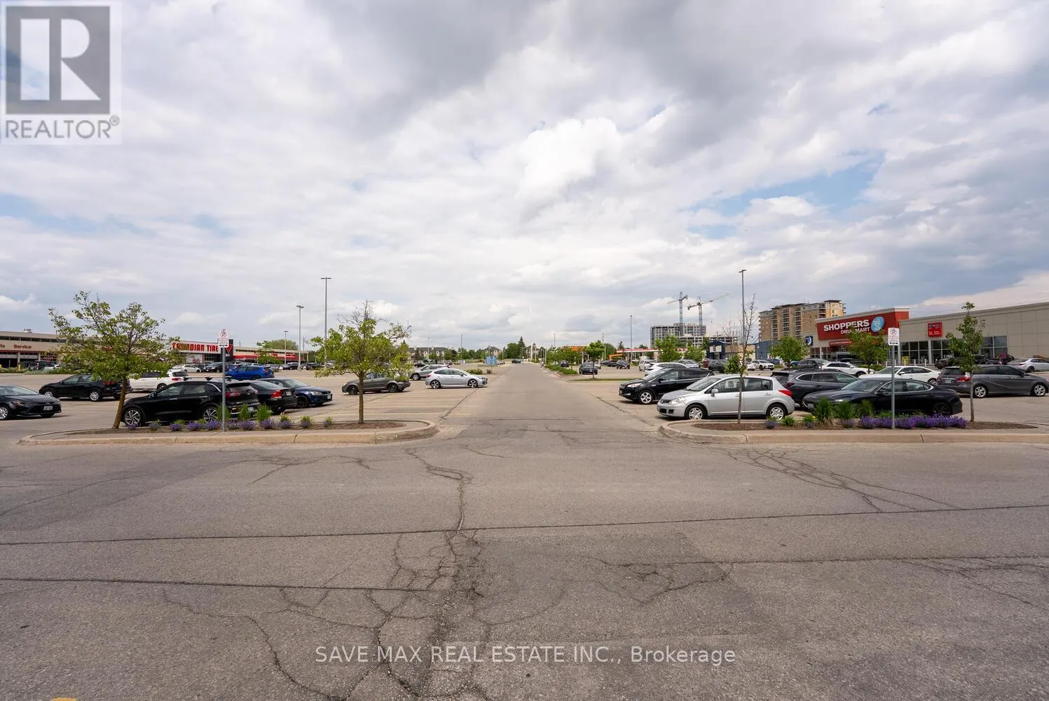UNIT 9 - 668 ERB STREET W