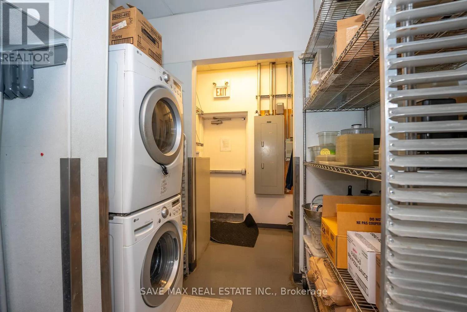 UNIT 9 - 668 ERB STREET W