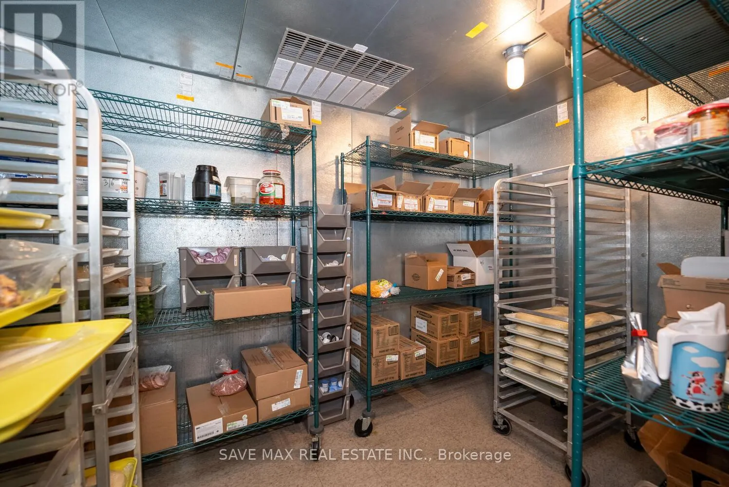 UNIT 9 - 668 ERB STREET W