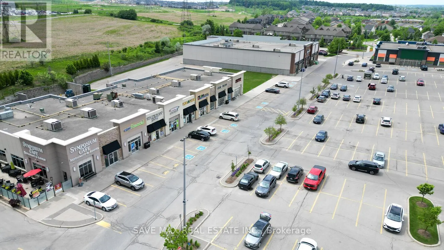 UNIT 9 - 668 ERB STREET W