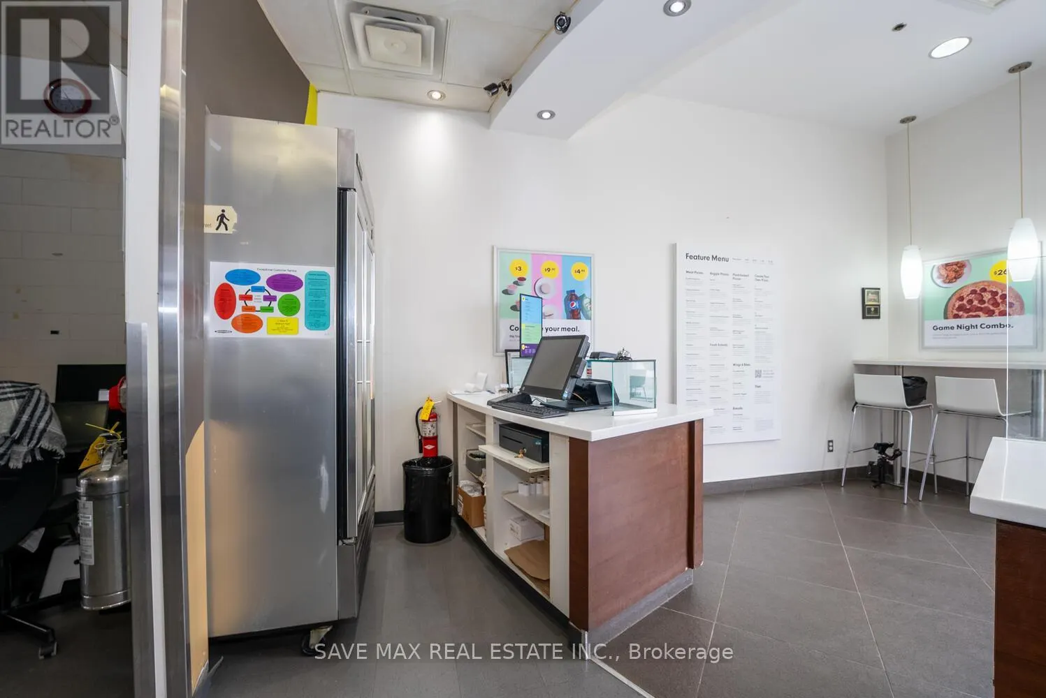 UNIT 9 - 668 ERB STREET W