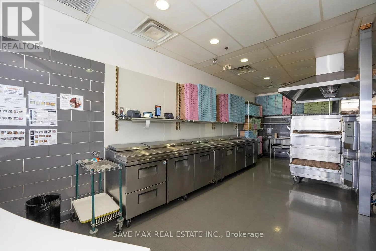 UNIT 9 - 668 ERB STREET W