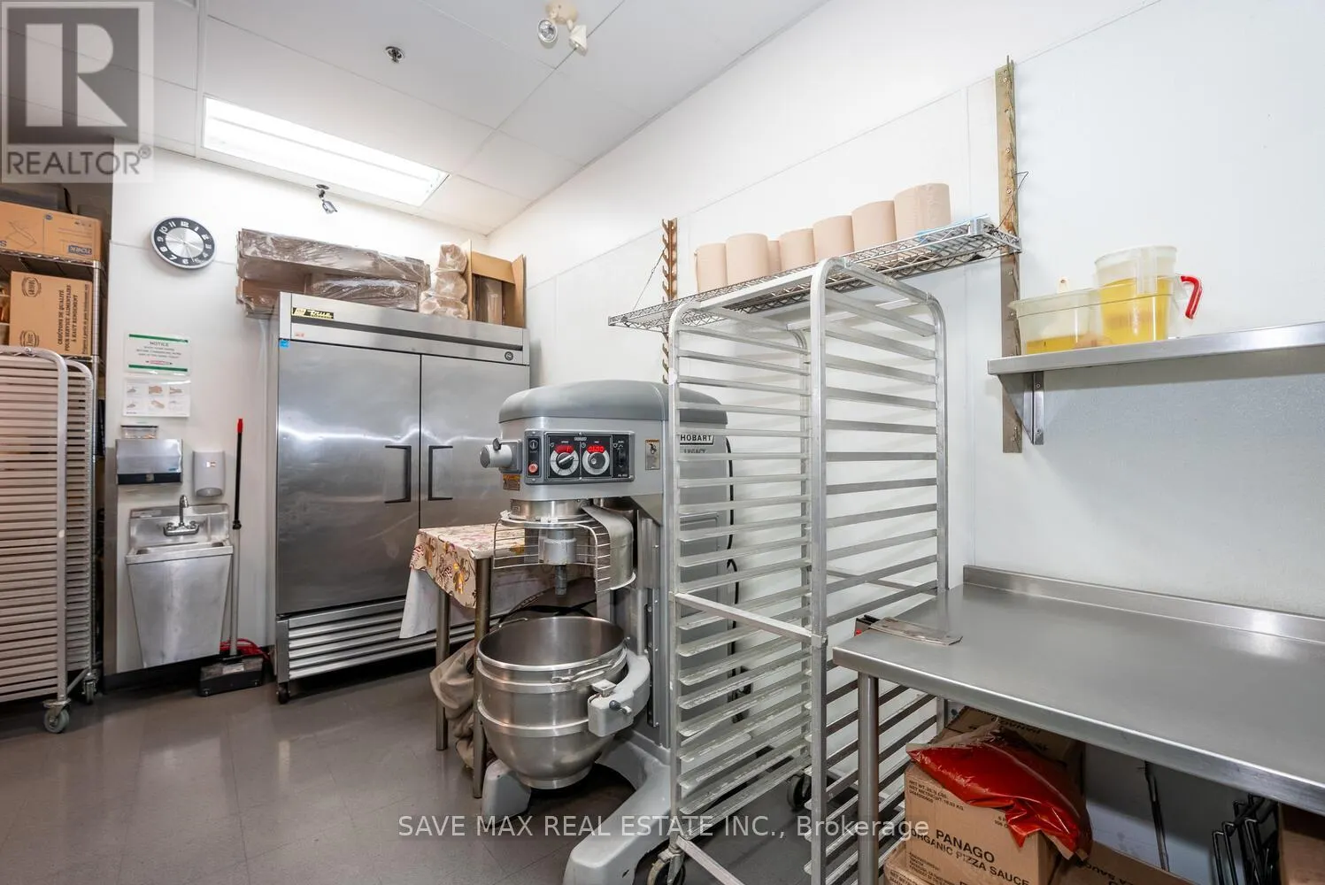 UNIT 9 - 668 ERB STREET W