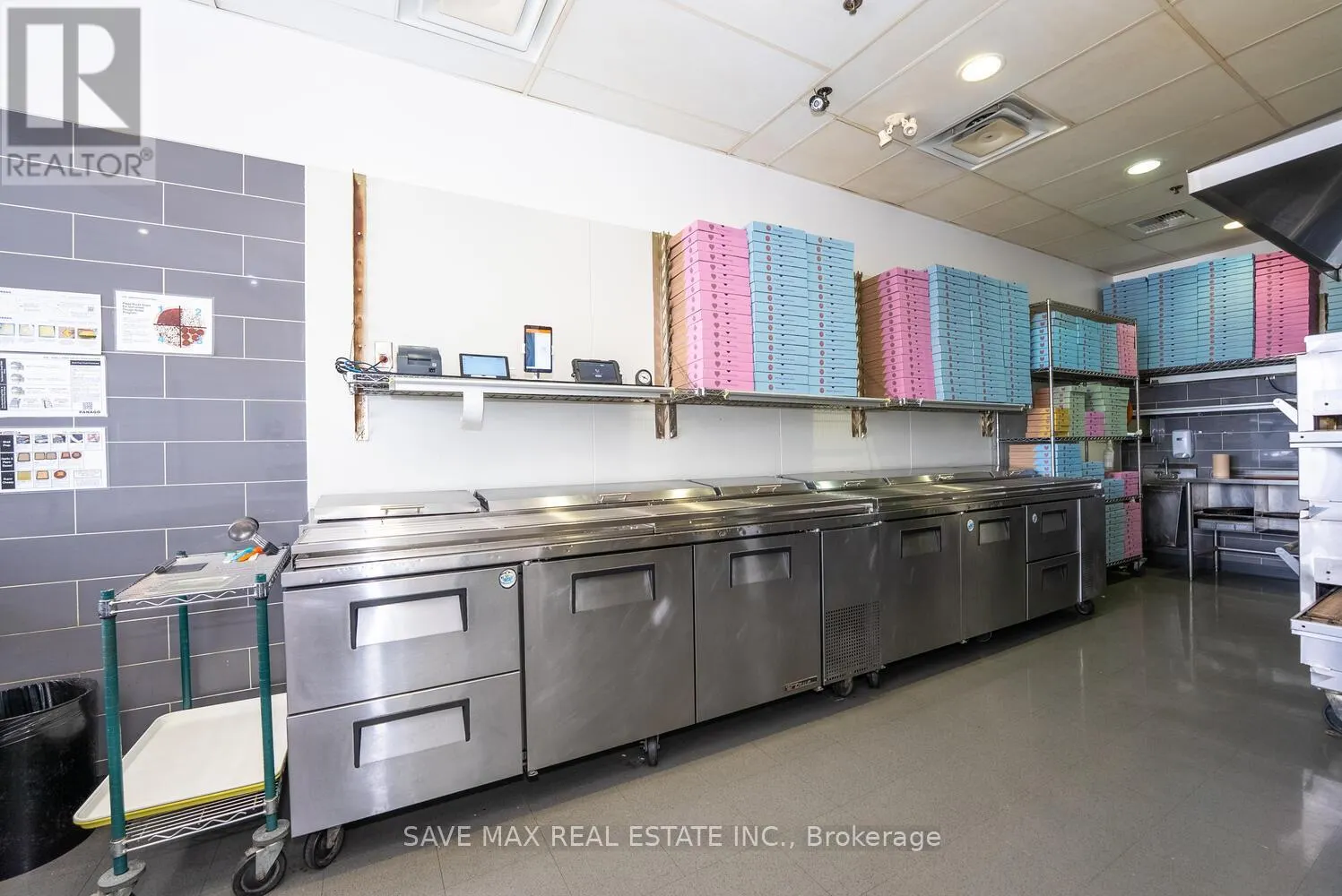UNIT 9 - 668 ERB STREET W