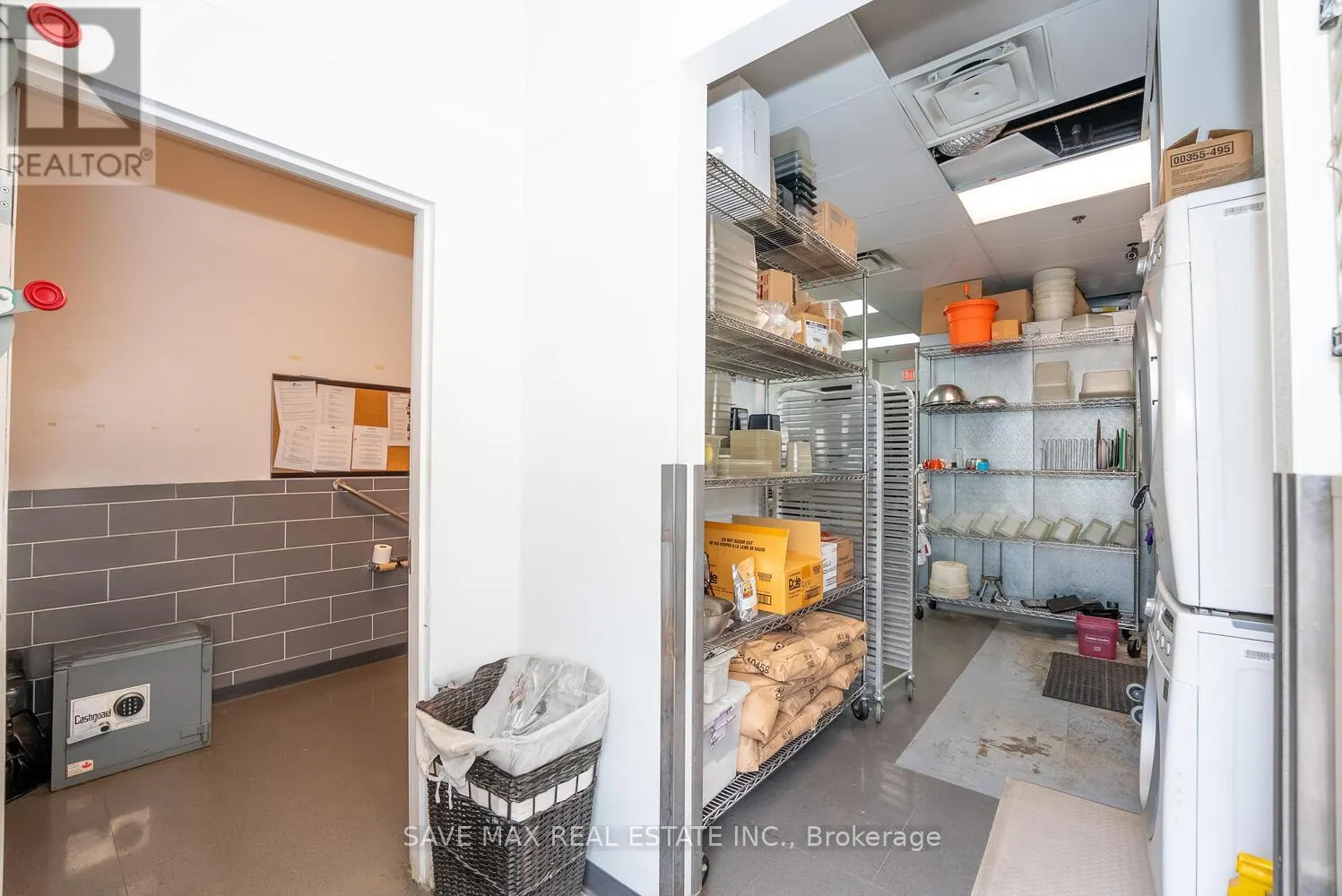 UNIT 9 - 668 ERB STREET W