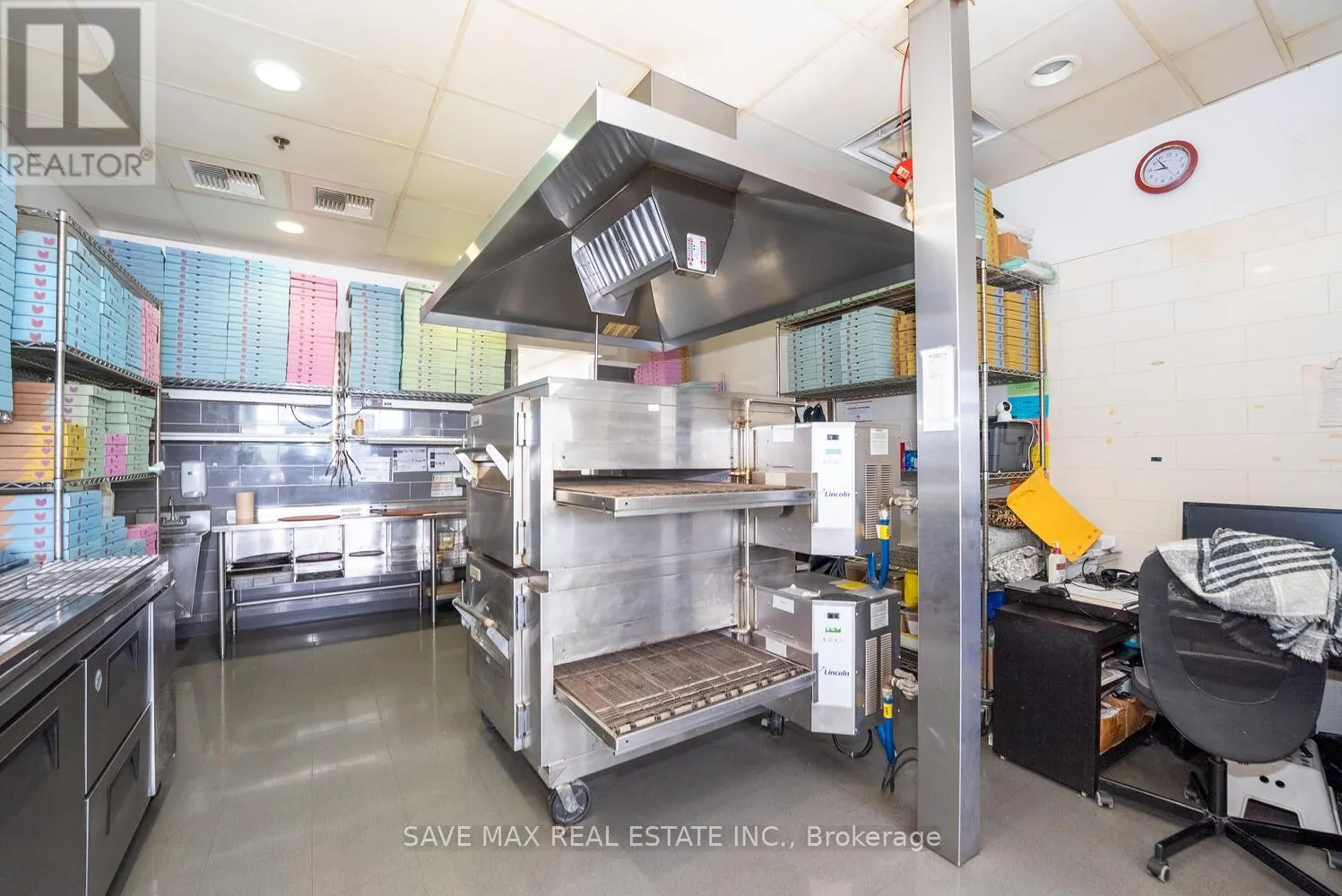UNIT 9 - 668 ERB STREET W