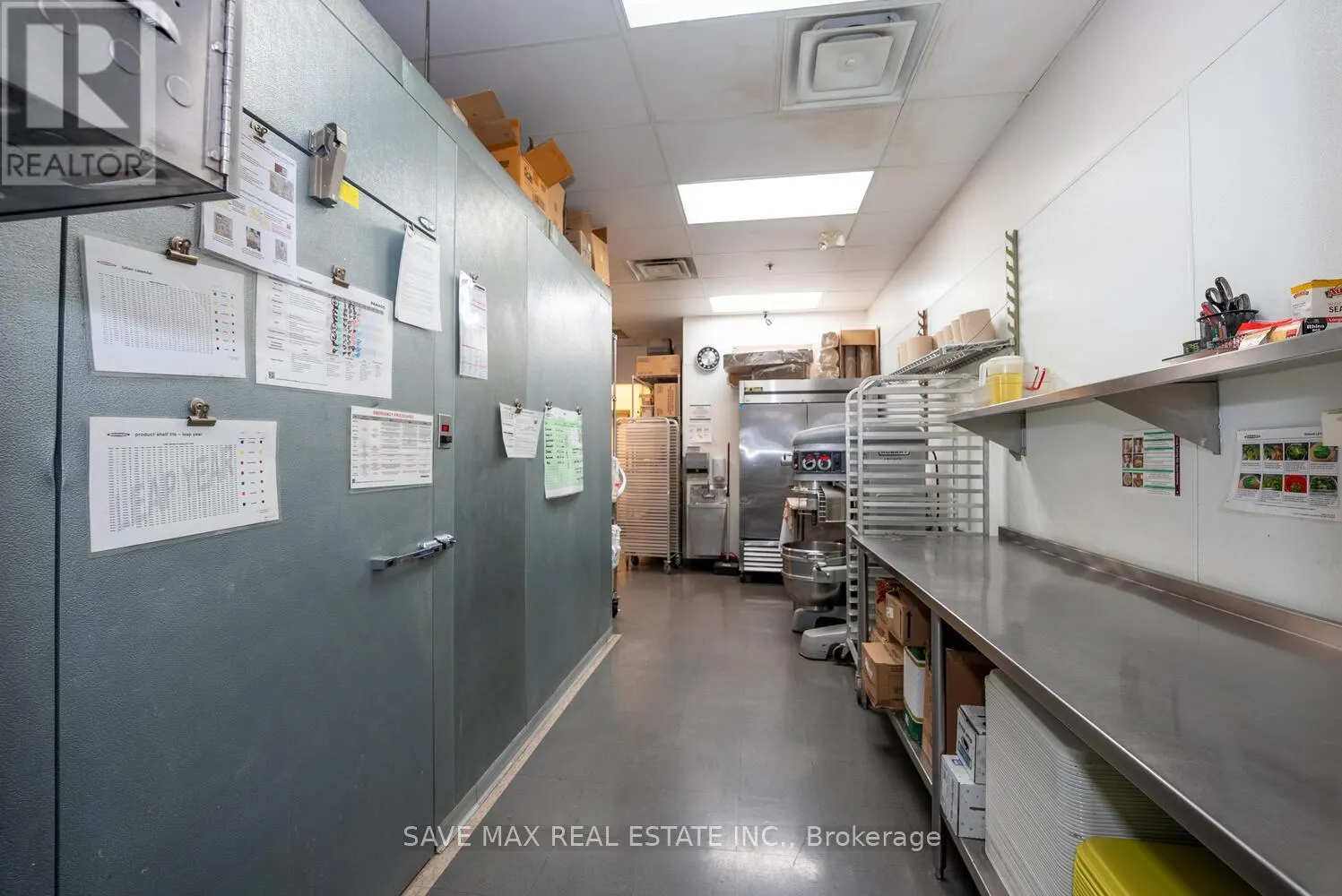 UNIT 9 - 668 ERB STREET W