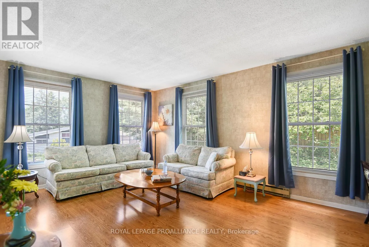 342 ABBOTT STREET W