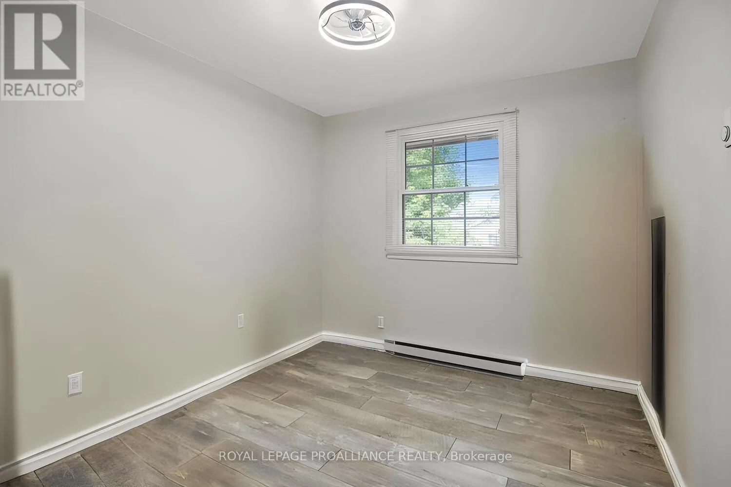 342 ABBOTT STREET W