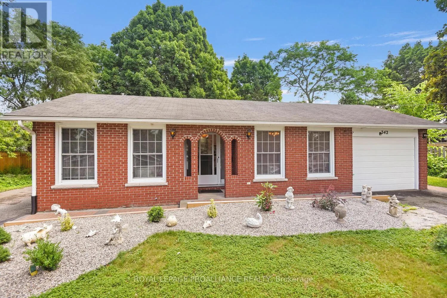 342 ABBOTT STREET W