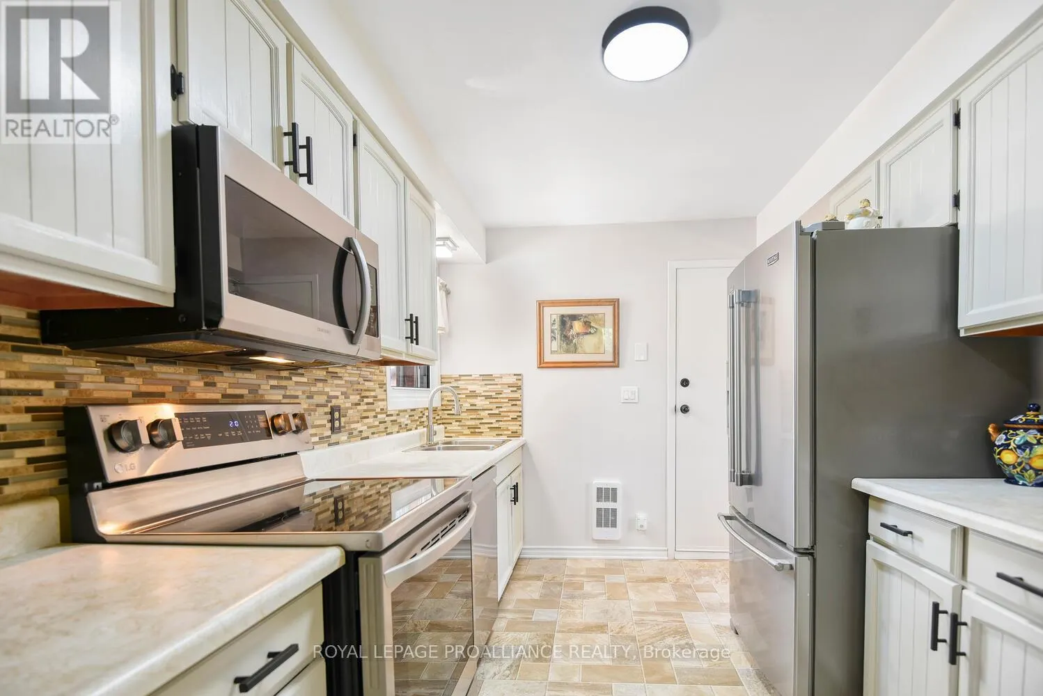 342 ABBOTT STREET W