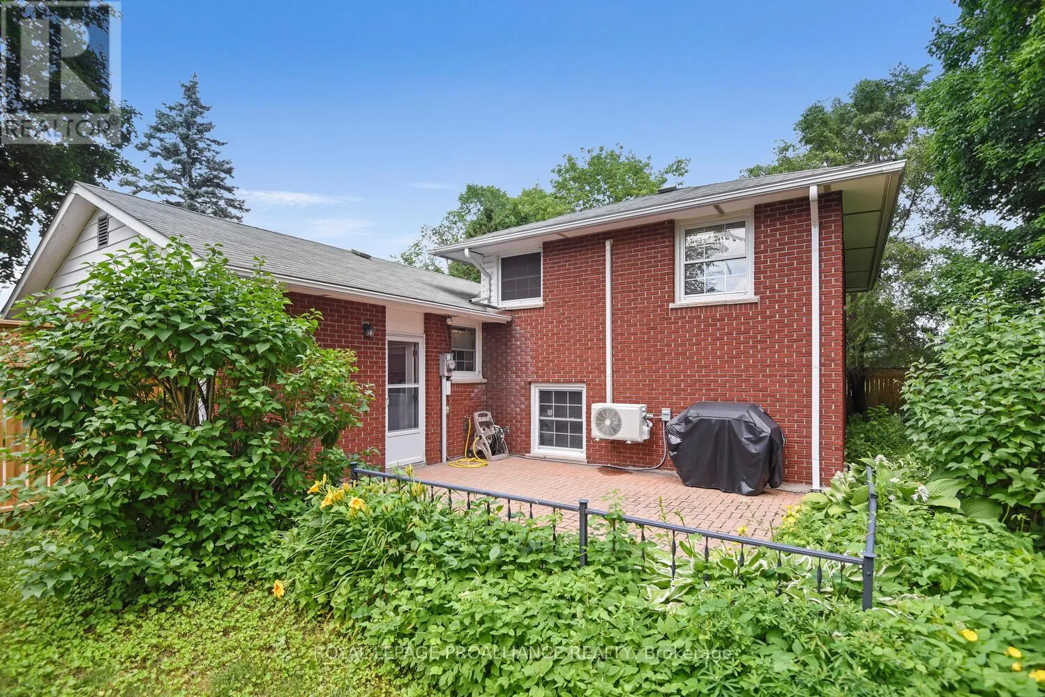 342 ABBOTT STREET W