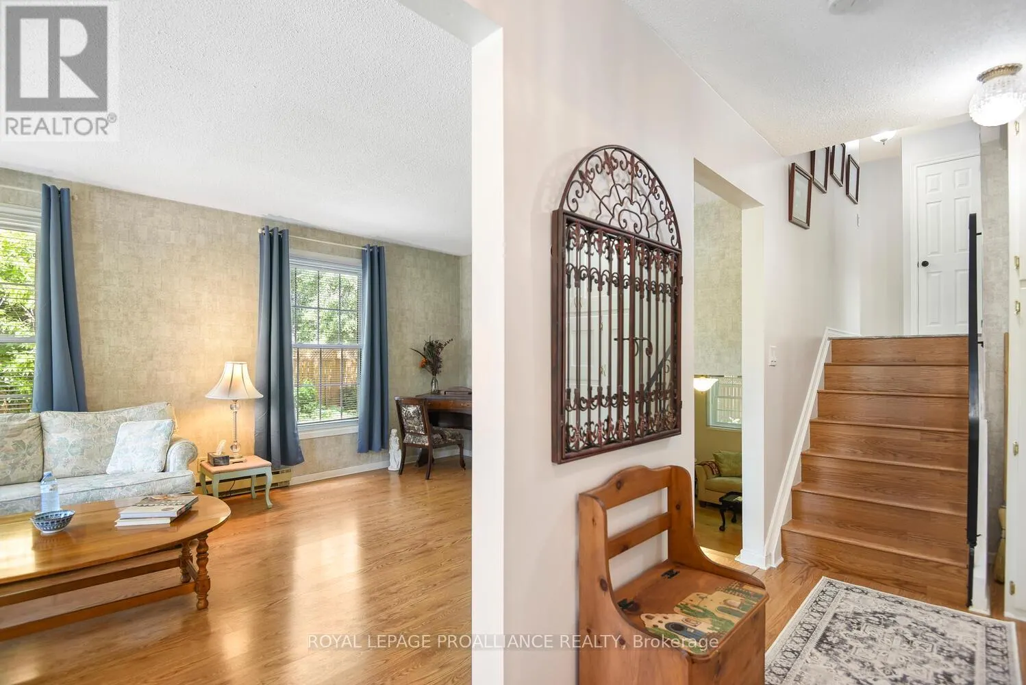 342 ABBOTT STREET W