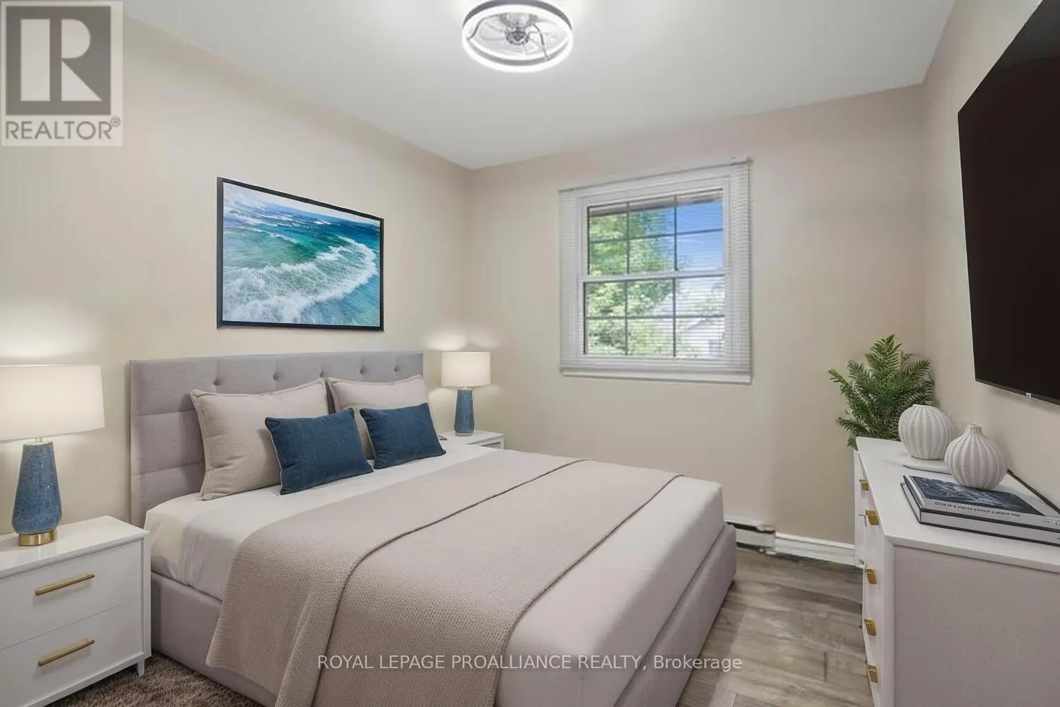 342 ABBOTT STREET W