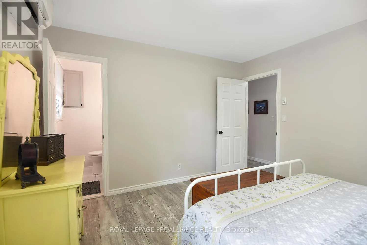 342 ABBOTT STREET W