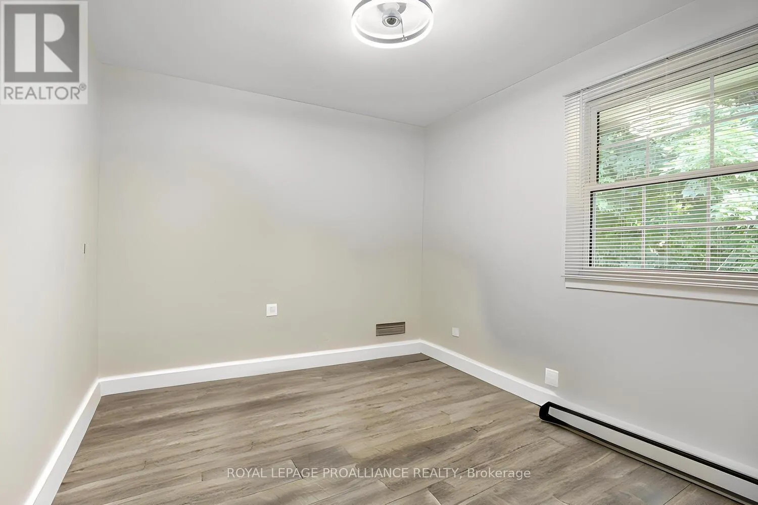 342 ABBOTT STREET W