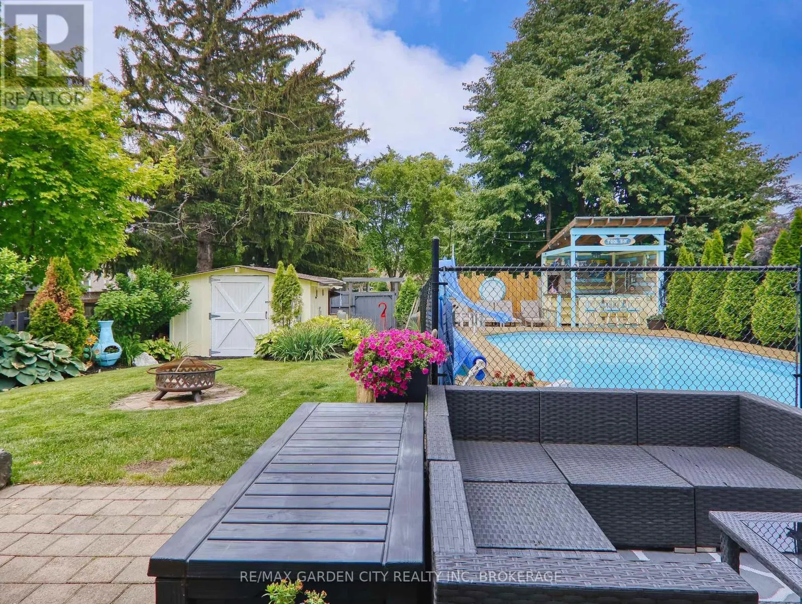 25 SUMNER CRESCENT