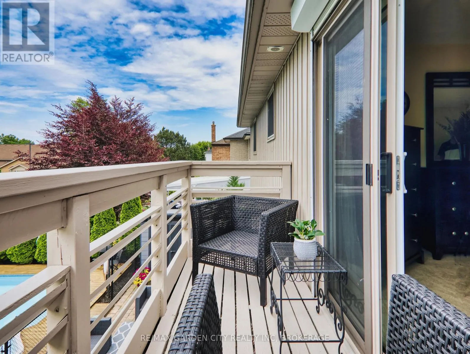 25 SUMNER CRESCENT