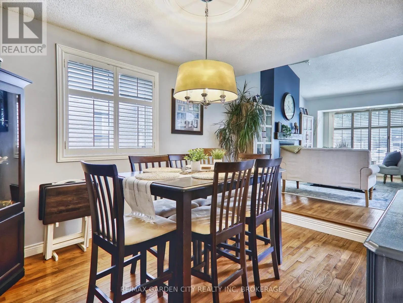 25 SUMNER CRESCENT
