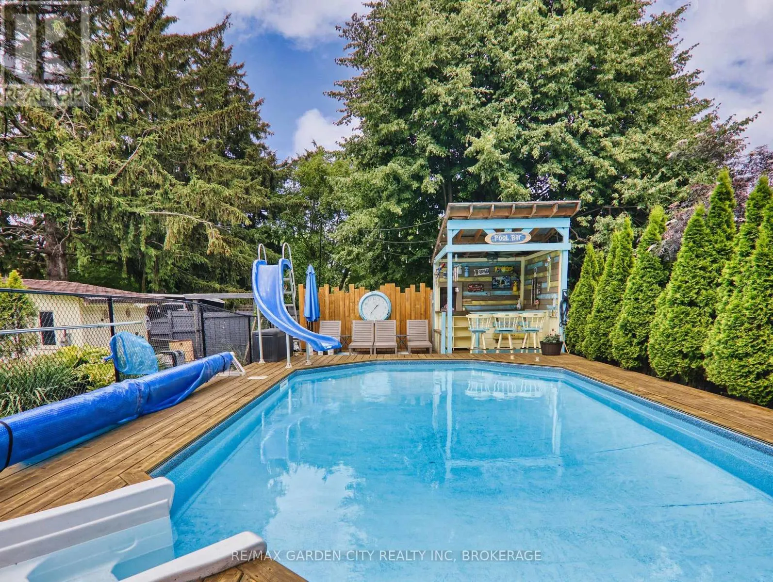 25 SUMNER CRESCENT