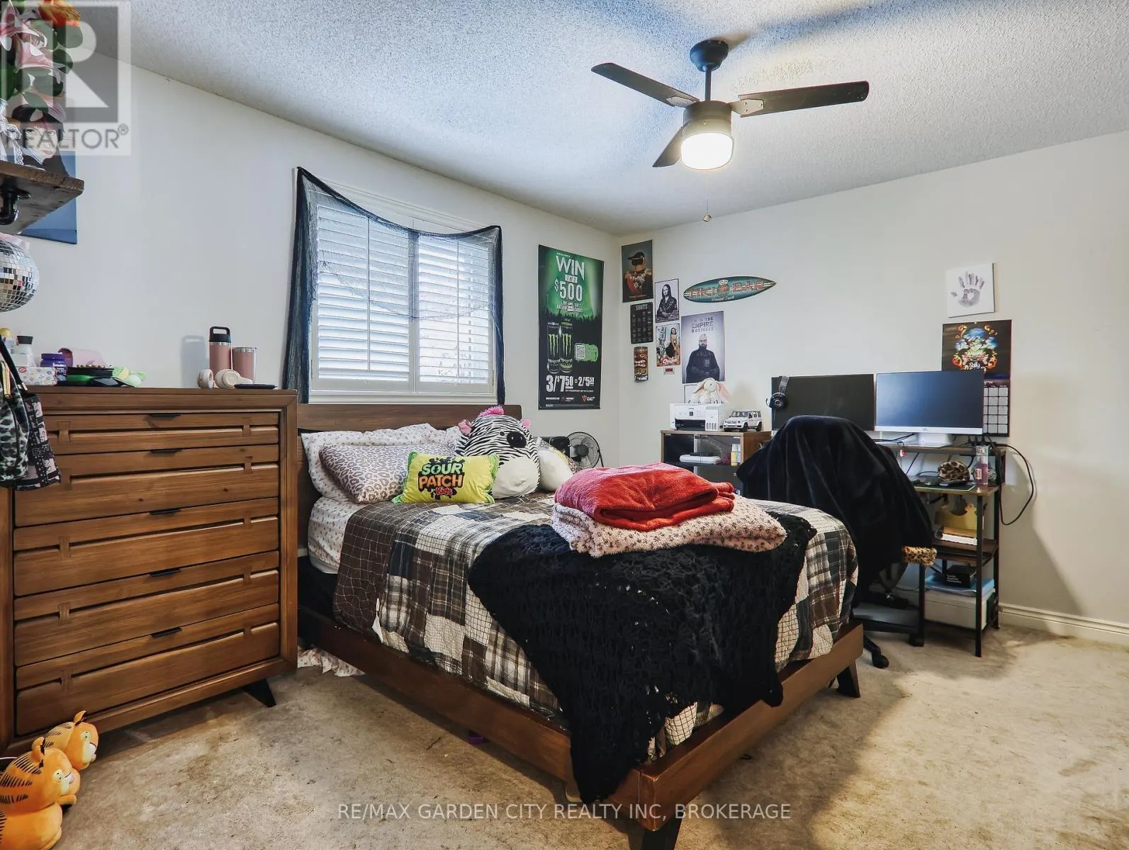 25 SUMNER CRESCENT