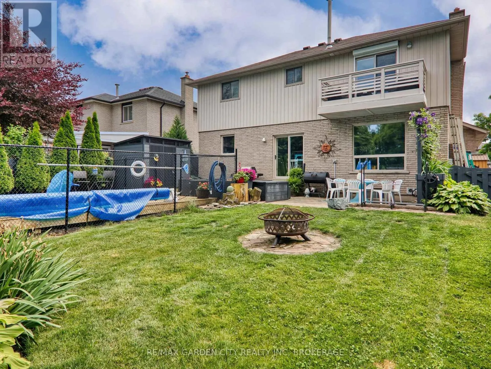 25 SUMNER CRESCENT