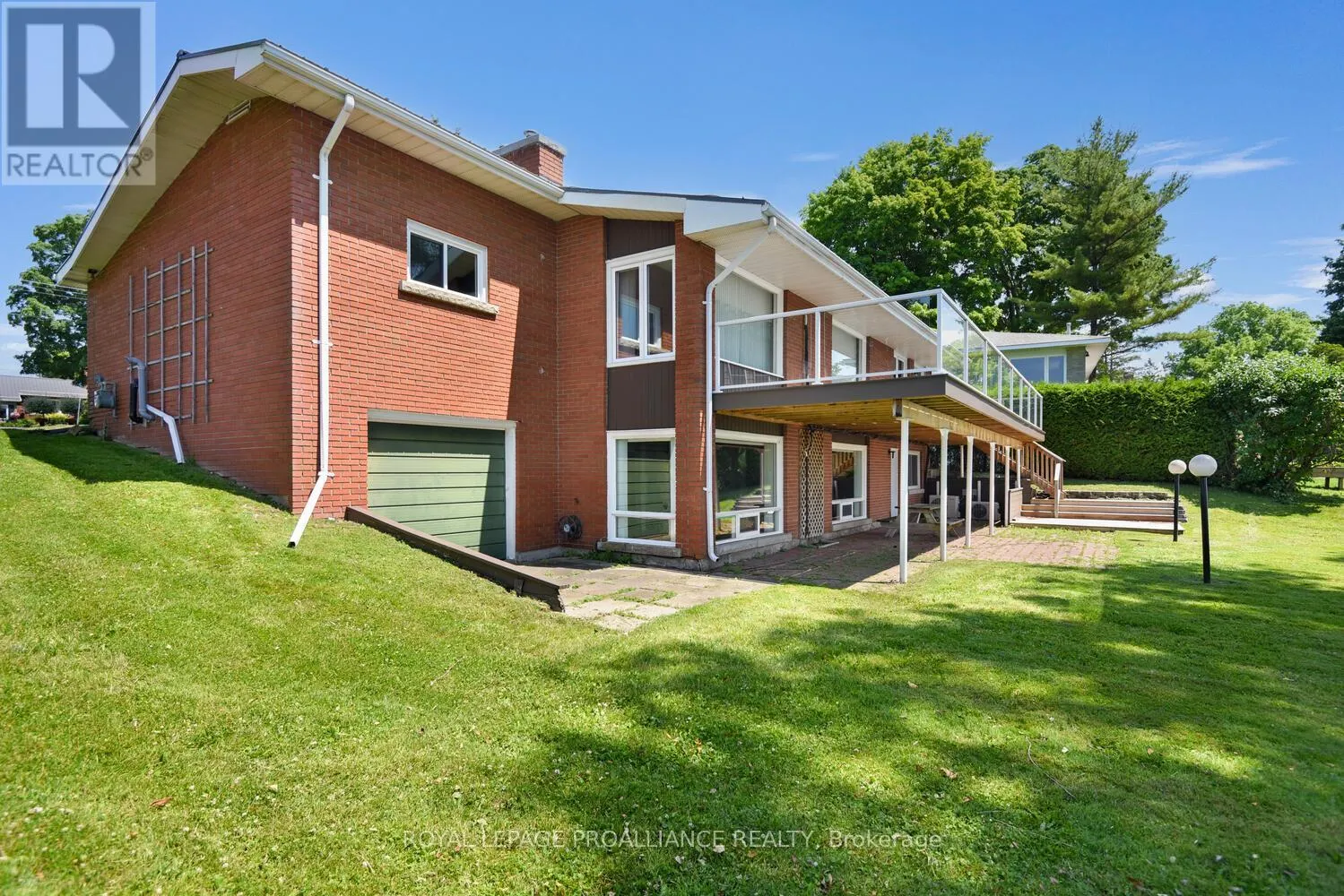 1675 COUNTY RD 2 ROAD W