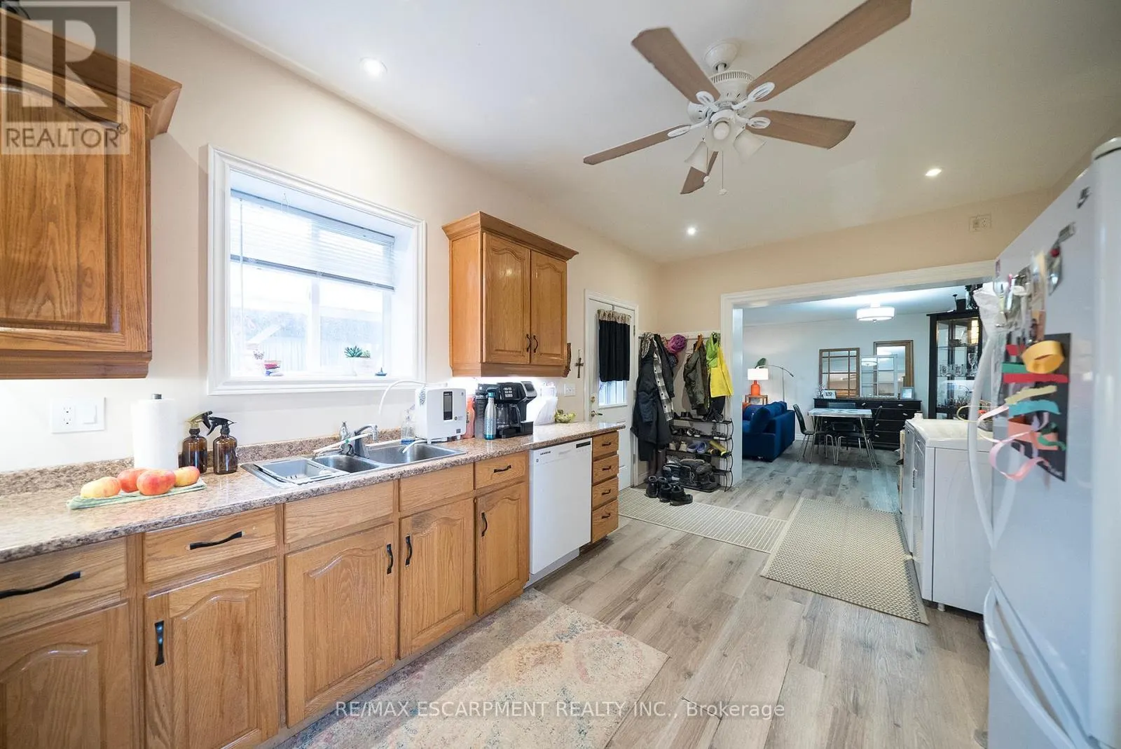 142 GRAND RIVER STREET N