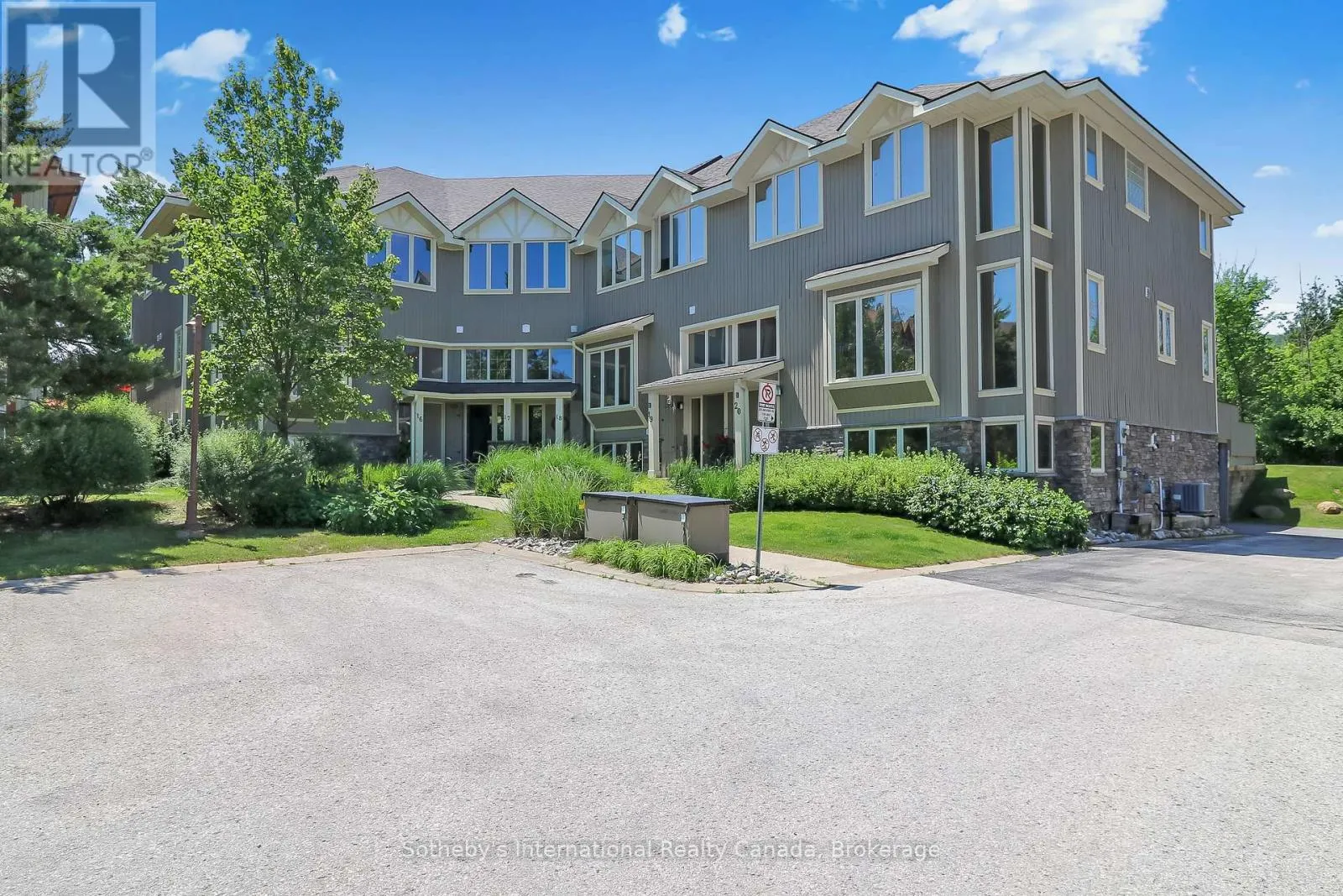 16 - 224 BLUESKI GEORGE CRESCENT, #16