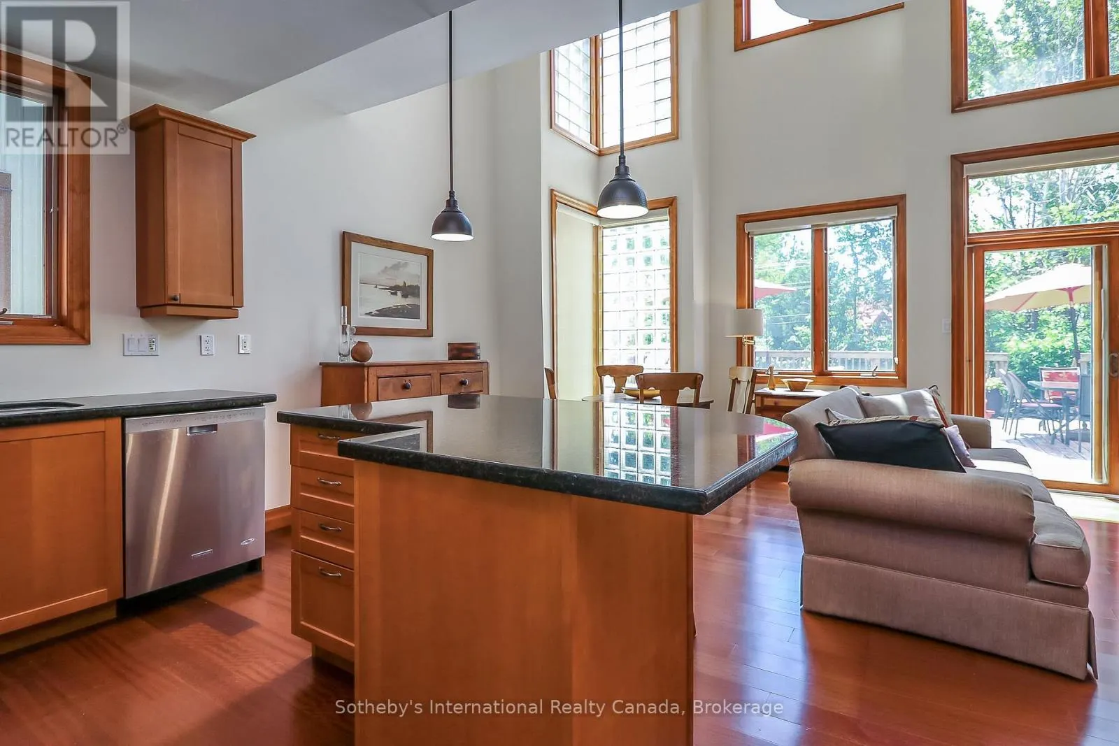 16 - 224 BLUESKI GEORGE CRESCENT, #16