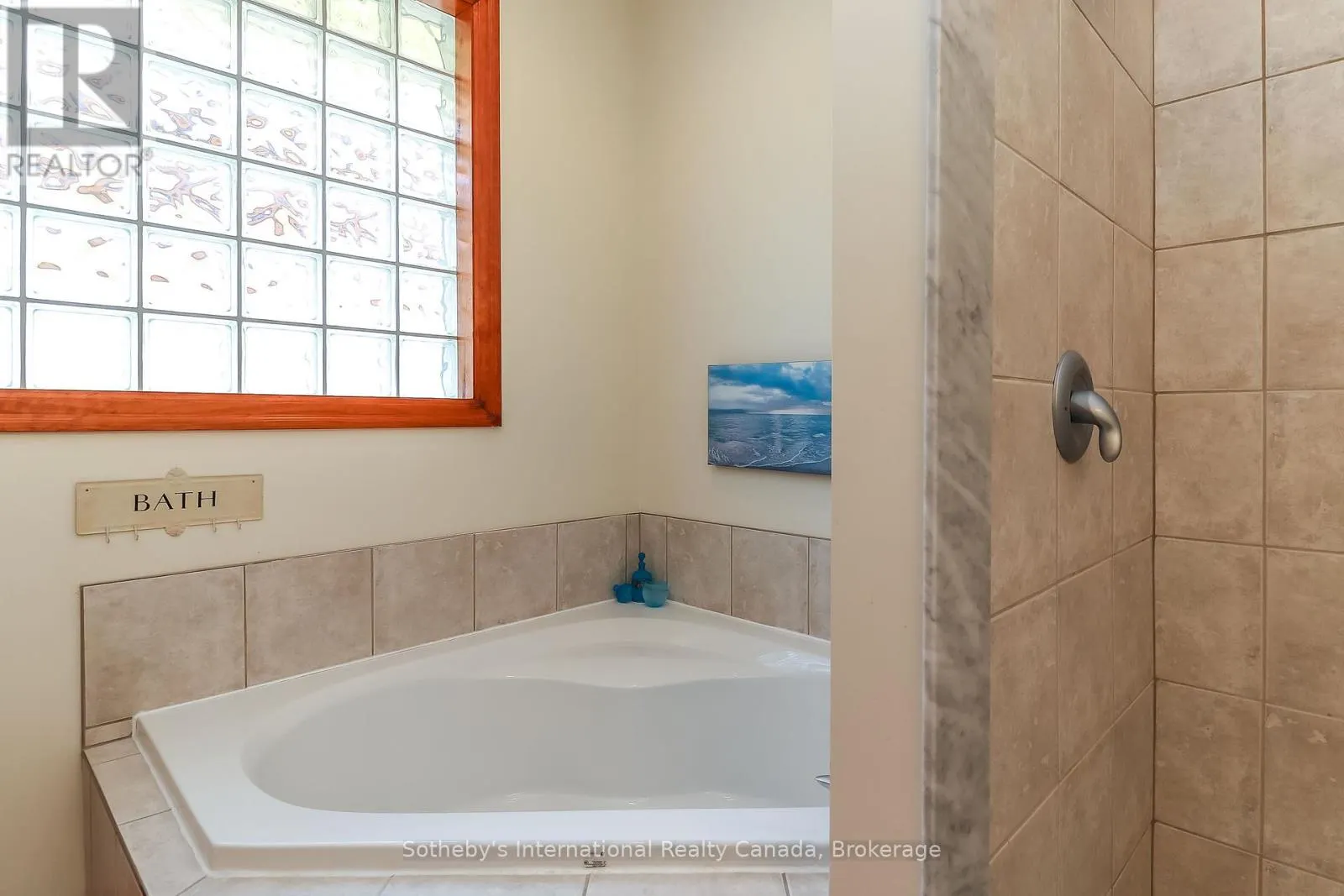 16 - 224 BLUESKI GEORGE CRESCENT, #16