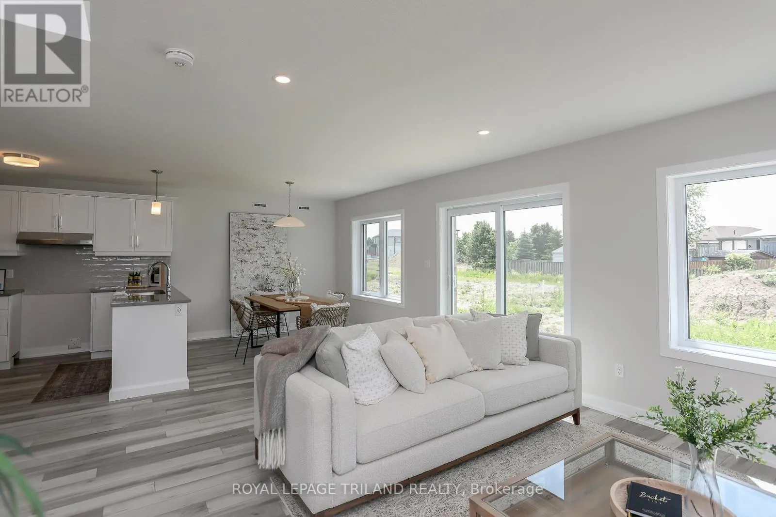 136 MANOR ROAD