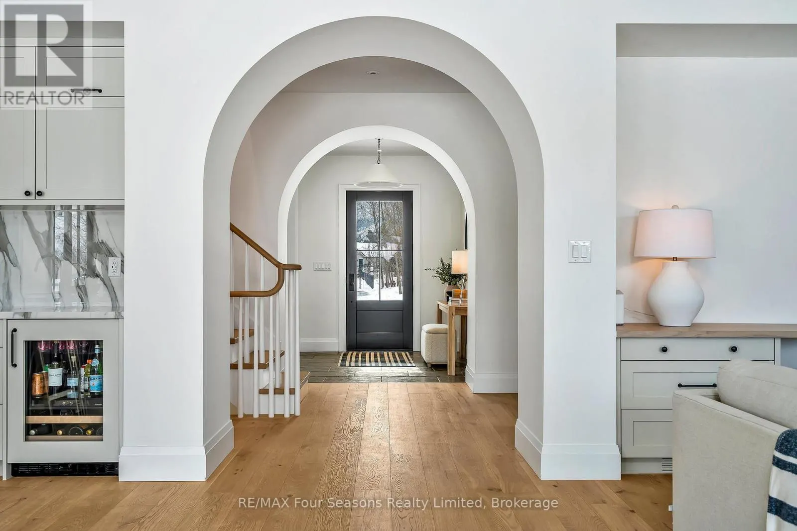 111 LENDVAY ALLEY