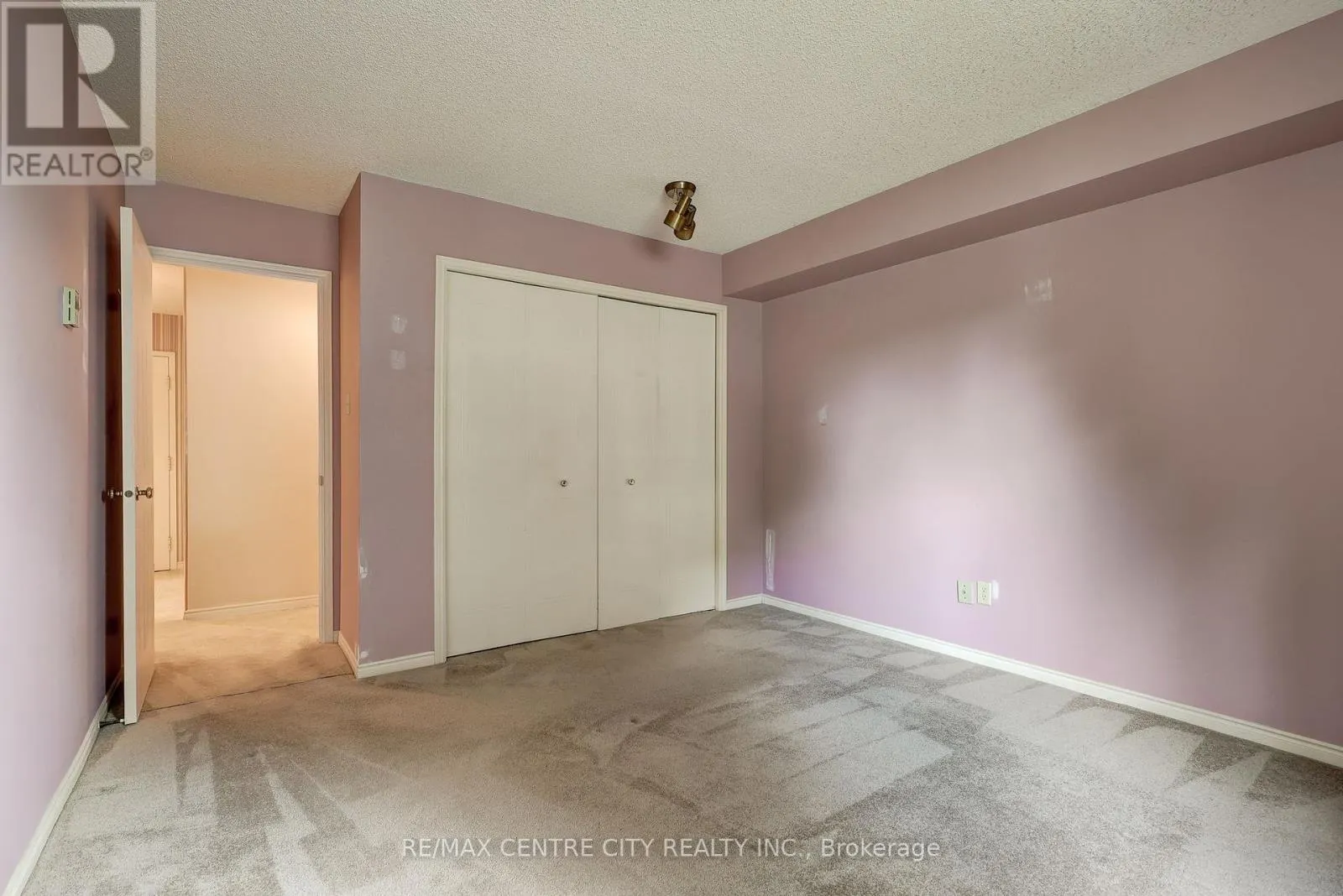118 - 440 WELLINGTON STREET, #118