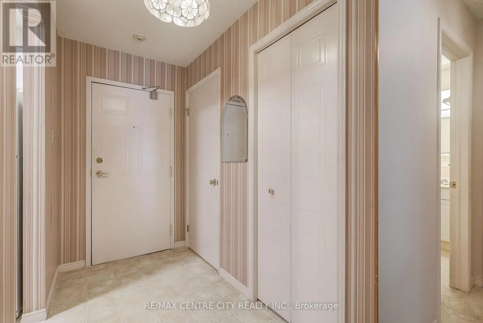 118 - 440 WELLINGTON STREET, #118