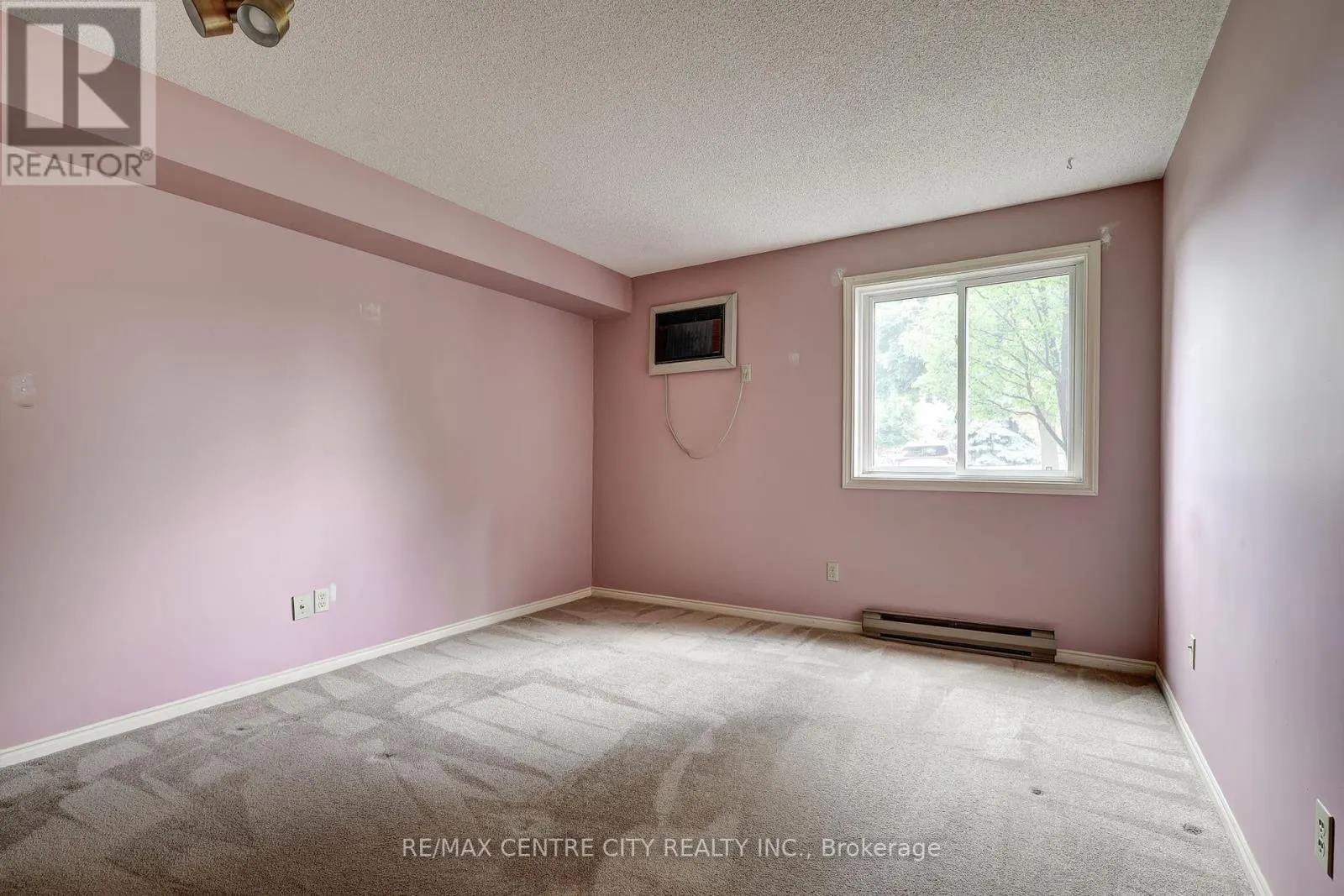 118 - 440 WELLINGTON STREET, #118