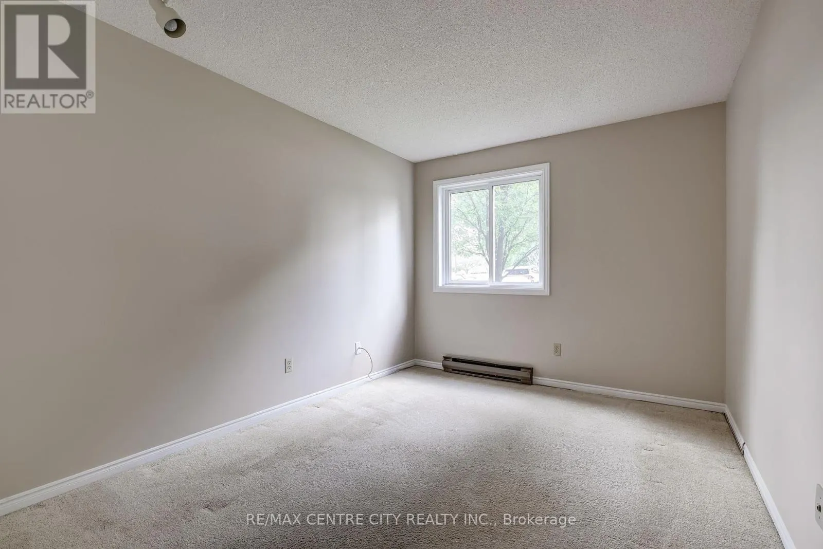 118 - 440 WELLINGTON STREET, #118