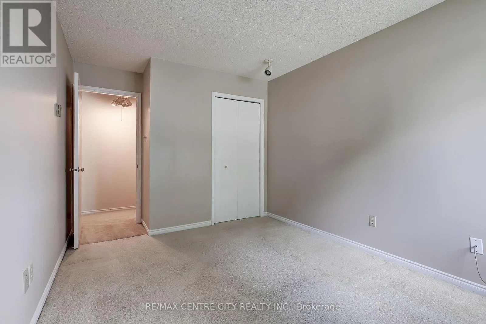 118 - 440 WELLINGTON STREET, #118