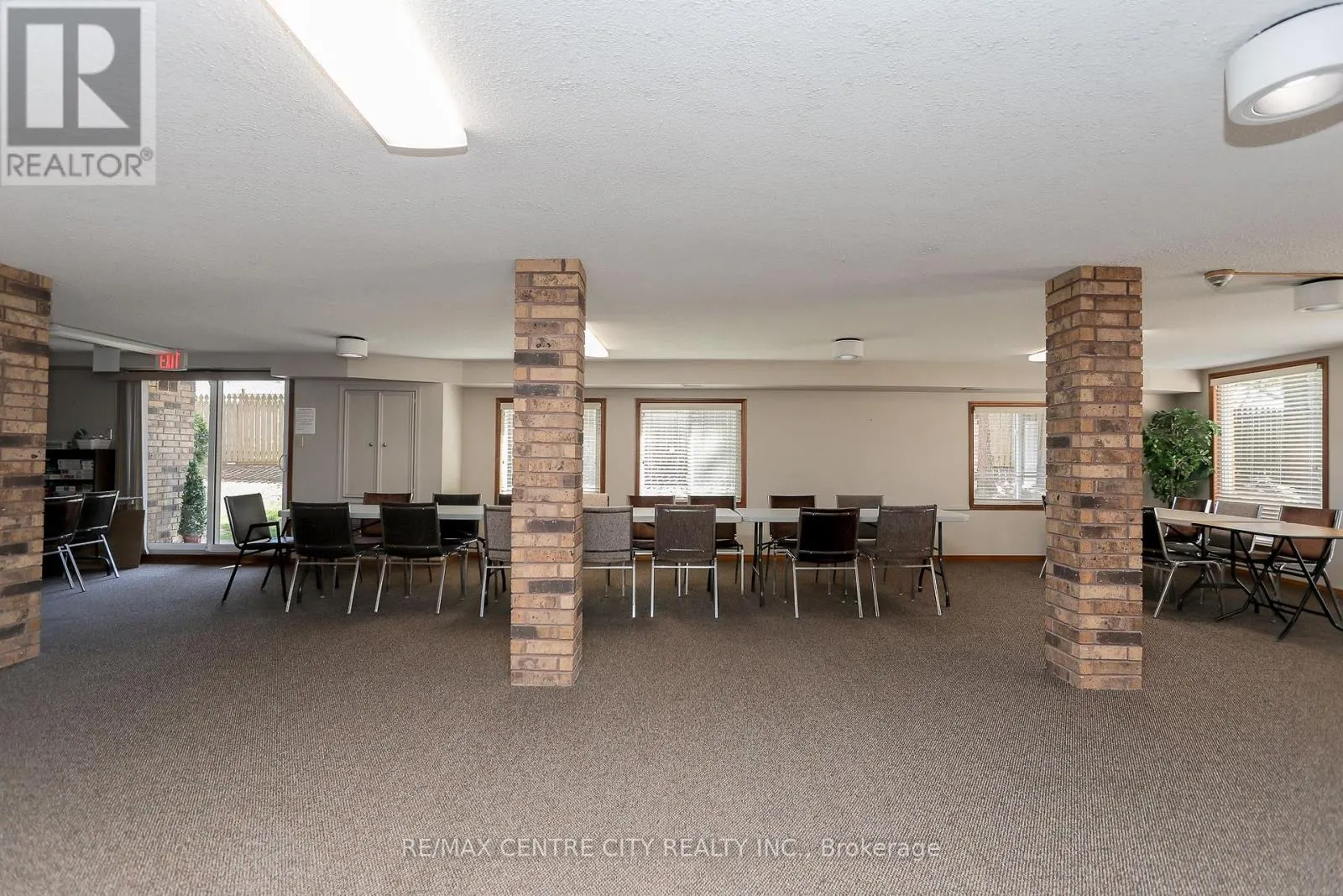118 - 440 WELLINGTON STREET, #118