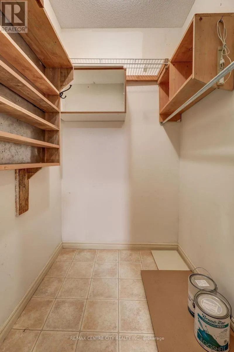 118 - 440 WELLINGTON STREET, #118