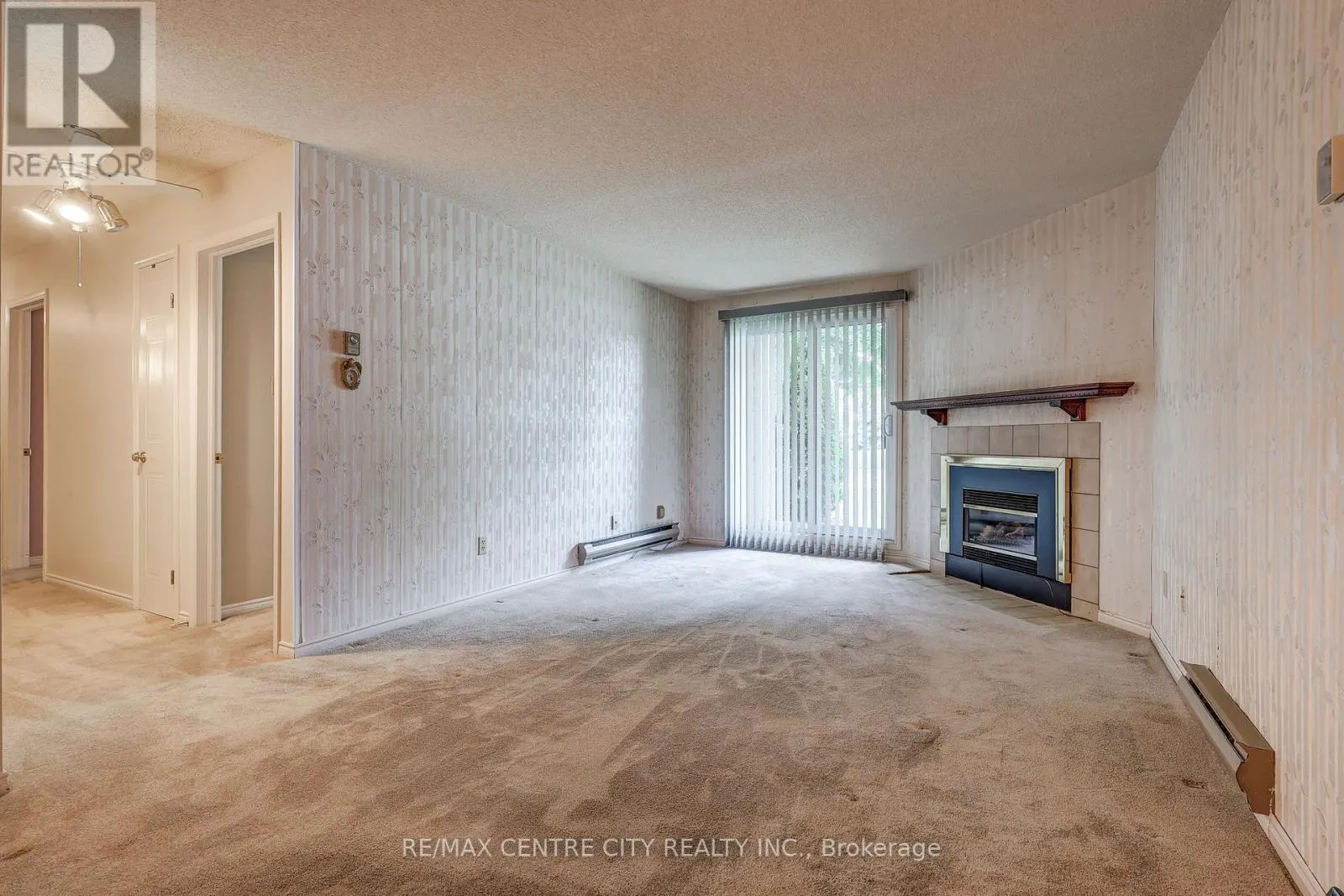 118 - 440 WELLINGTON STREET, #118