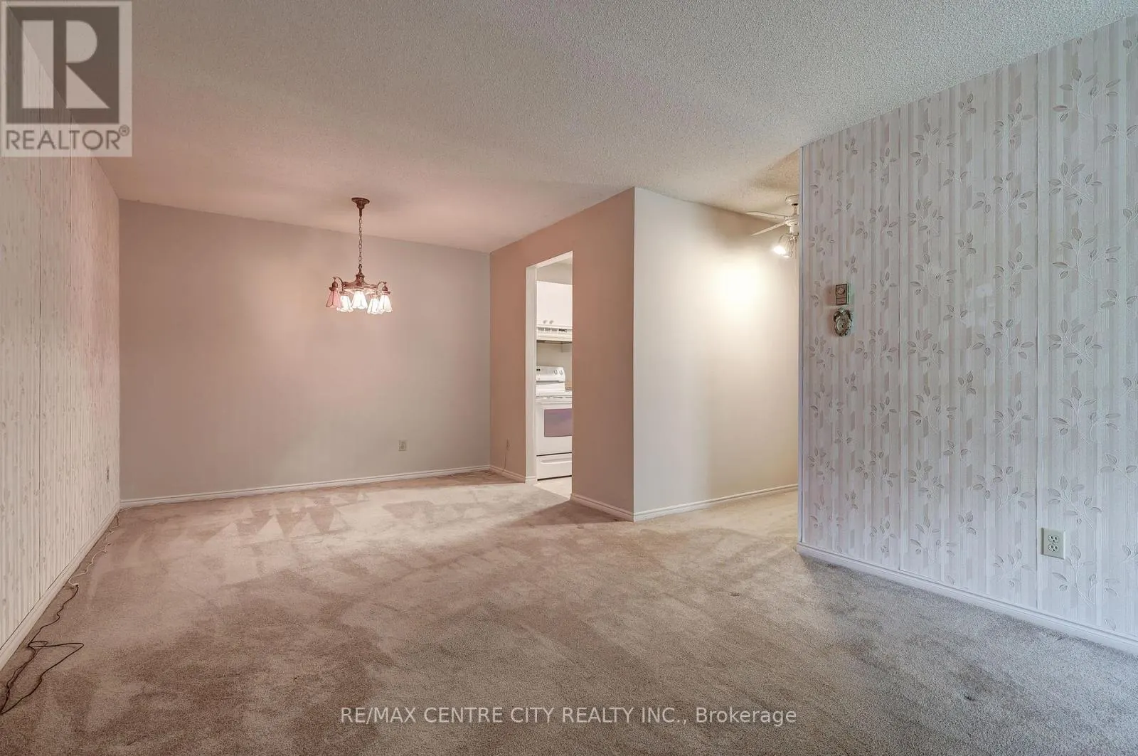 118 - 440 WELLINGTON STREET, #118