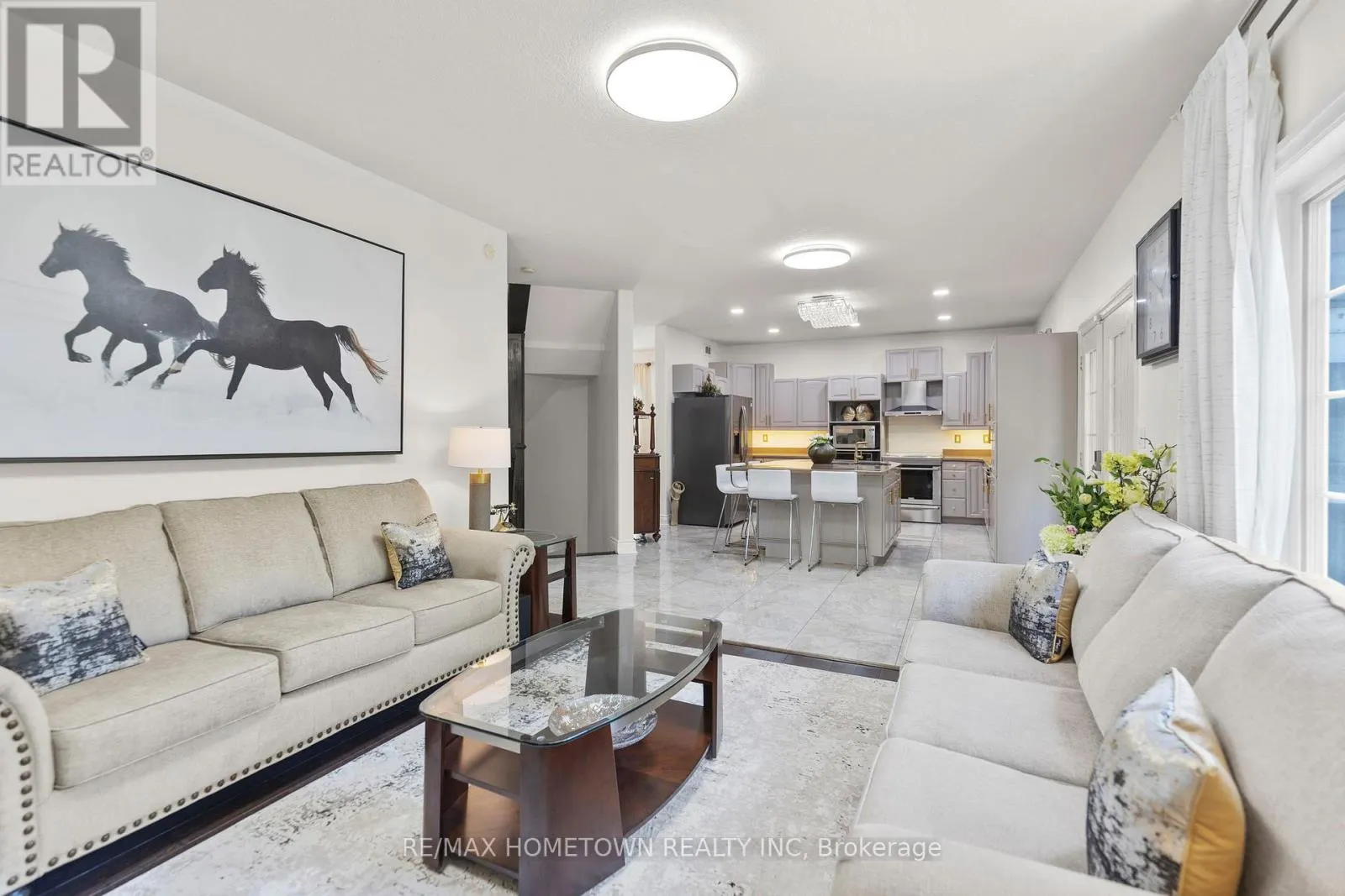 1020 CRESTWOOD DRIVE